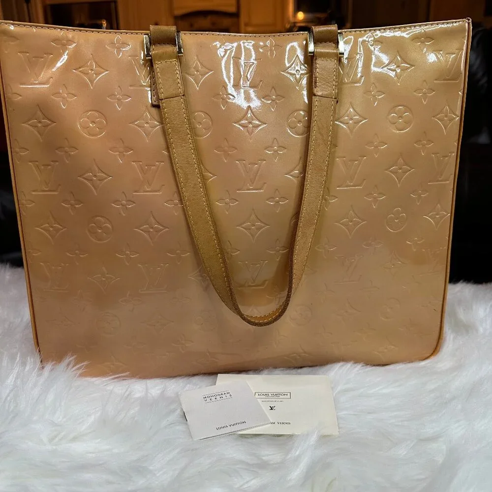 ❌SOLD❌ Authentic Louis Vuitton Monogram Vernis Columbus Tote Bag - Picture 6 of 16
